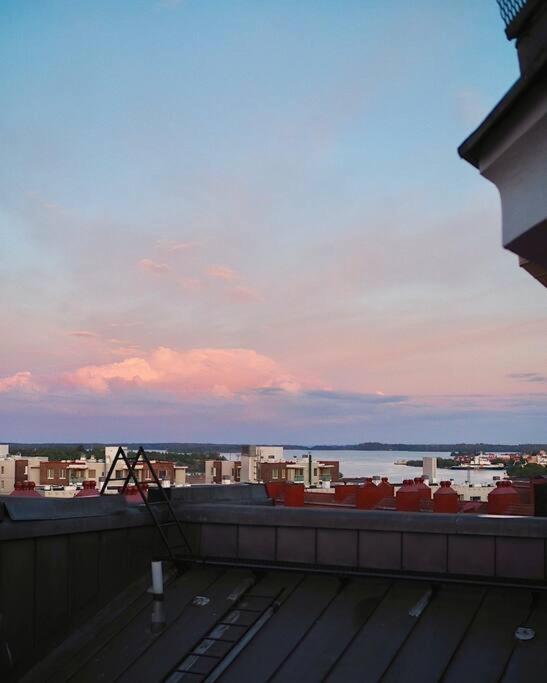 Urban Penthouse Next To Metro With City Views Helsinki Exterior photo